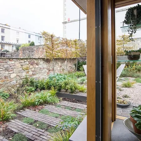 Сasa de vacaciones Designer House W/ Gardens, Orangery & Parking 2bed *